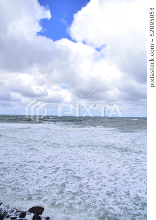 Scenery of Shiretoko National Park and Shari Town in the cloudy sky Scenery of Shiretoko National Park and Shari Town in the cloudy sky 82095053