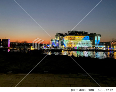 Seoul, South Korea | Some sevit in the Han River Seoul, South Korea | Some sevit in the Han River 82095656
