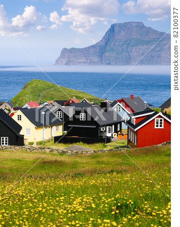 Gjogv village with views of the North Atlantic on Eysturoy, Faroe Islands 82100377