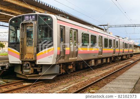 E129 series E129 series 82102373