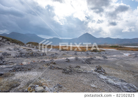 Autumn deepens Mt. Osorezan Autumn deepens Mt. Osorezan 82102825