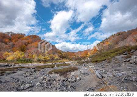 Autumn deepens Mt. Osorezan Autumn deepens Mt. Osorezan 82102829
