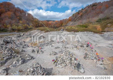 秋天加深了 Osorezan 山 秋天加深了 Osorezan 山 82102830