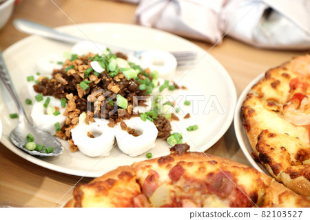 Traditional Chinese Food Traditional Chinese Food 82103527