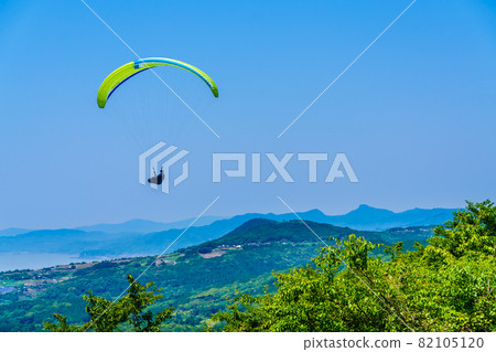 Kotohira Sky Park Paraglider [Omura City, Nagasaki Prefecture] 82105120