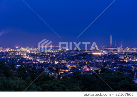 從三重縣四日市市樽坂公園看四日市港的夜景 82107605