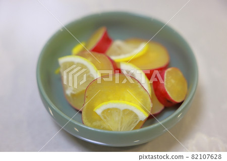  Japanese sweet potato simmered with lemon 82107628