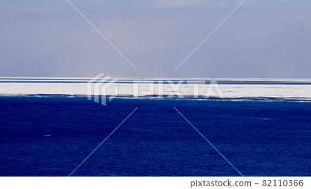 鄂霍次克海在冬天 鄂霍次克海在冬天 82110366