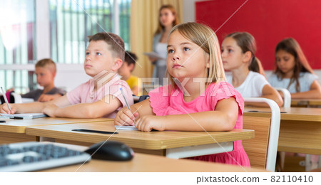 Pupils in classroom 82110410