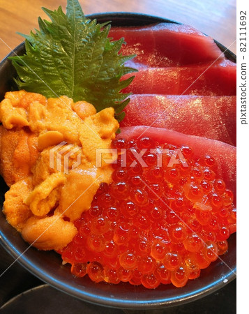 早上的海鮮碗 82111692