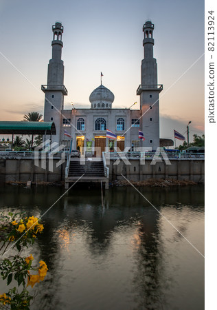 Beautiful of Ali Spakiroy Lamsanun Mosque in traditional Islamic architecture. Beautiful of Ali Spakiroy Lamsanun Mosque in traditional Islamic architecture. 82113924