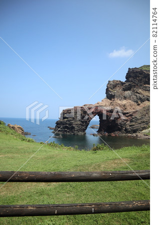 Oki Islands, Nishinoshima's Kuniga Coast, Tsutenkyo 82114764