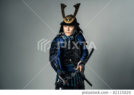 拔出劍的盔甲戰士 武士 武士 武士 拔出劍的盔甲戰士 武士 武士 武士 82115820
