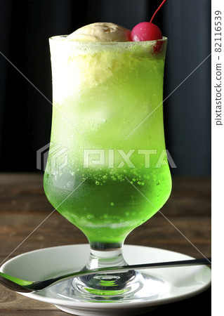 櫻桃甜瓜奶油蘇打水 82116539