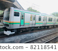 與火車並行運行 82118541