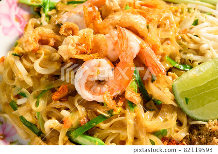 Fresh Shrimp Pad Thai with Chili Lime and Peanuts 82119593