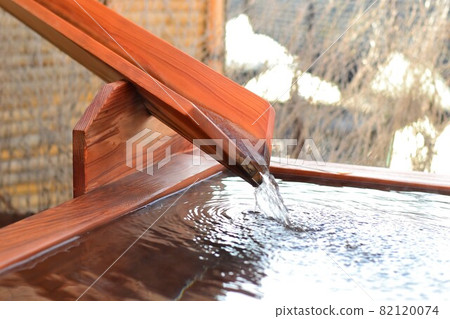 從澆口流出的溫泉 82120074