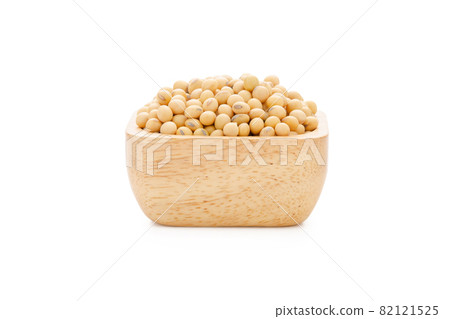 Soybeans in bowl wood isolated on white background with clipping path 82121525