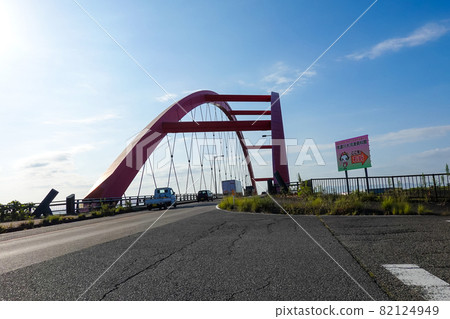 信濃川本川大橋上的紅橋(長岡市新潟縣燕市) 信濃川本川大橋上的紅橋(長岡市新潟縣燕市) 82124949