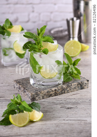 Refreshing summer cocktail mojito 82126496