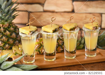 Tropical tequila shots 82126501