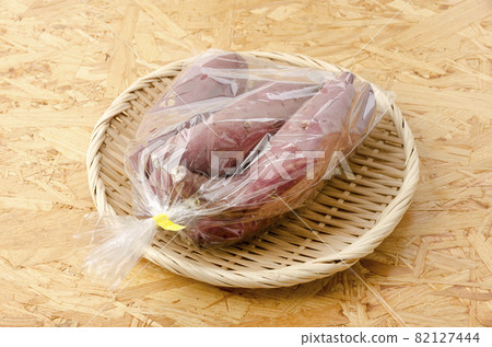 Sweet potato (Haruka Beni) in a bag Sweet potato (Haruka Beni) in a bag 82127444