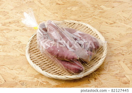 Sweet potato (Haruka Beni) in a bag Sweet potato (Haruka Beni) in a bag 82127445