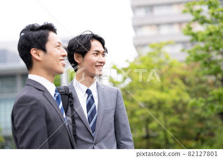 Businessman outdoor companion 82127801