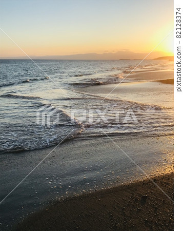 Evening shore 82128374