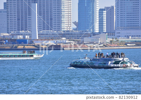 Scenery near Tokyo Bay and Hinode Pier 82130912