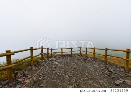 Bihoro Pass in autumn rain 82131369