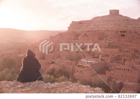 摩洛哥瓦爾紮紮特附近的世界遺產 Ait Ben Haddou 村的壯麗景色 摩洛哥瓦爾紮紮特附近的世界遺產 Ait Ben Haddou 村的壯麗景色 82132697