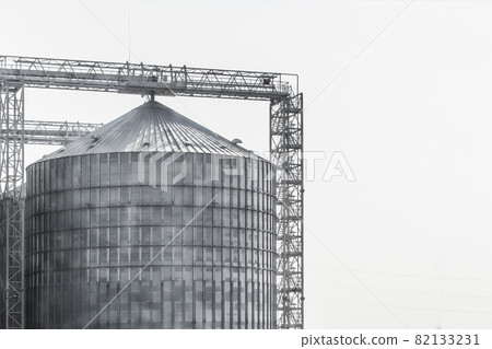 Silo tank, tower for storage of agricultural products, industrial plant for the production of wheat manufacturing Silo tank, tower for storage of agricultural products, industrial plant for the production of wheat manufacturing 82133231