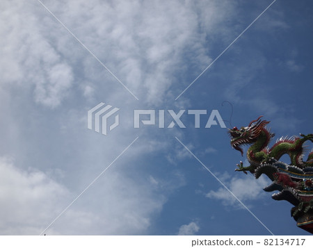 Flying dragon Flying dragon 82134717