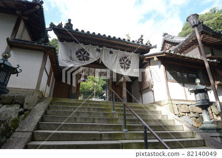 Takarayama Temple Nakamon, Ikoma City, Nara Prefecture Takarayama Temple Nakamon, Ikoma City, Nara Prefecture 82140049