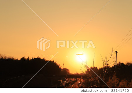 Higashi Kanto Expressway and sunset 82141730