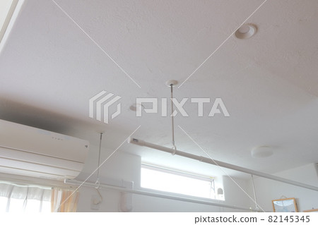 Hoscreen attached to the ceiling of the living room Indoor clothes drying Hoscreen attached to the ceiling of the living room Indoor clothes drying 82145345