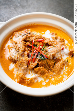 panang curry with pork 82146325