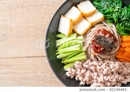 Korean spicy cold noodles 82146465