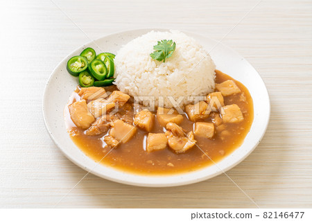 Chicken in brown sauce or gravy sauce with rice Chicken in brown sauce or gravy sauce with rice 82146477
