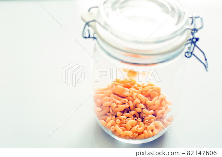 用於儲存的玻璃容器中的通心粉 82147606