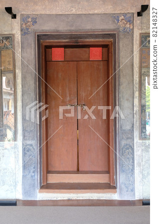 Vintage wooden door Vintage wooden door 82148327