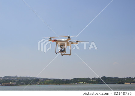Flying drone "Phantom 3 Standard" (Lonchi Island / Uruma City, Okinawa Prefecture) 82148785