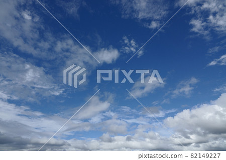 Blue sky and clouds that appeared during the summer rain Blue sky and clouds that appeared during the summer rain 82149227