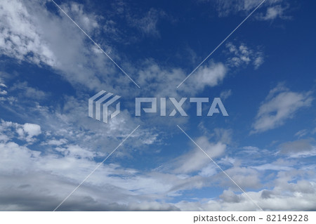Blue sky and clouds that appeared during the summer rain Blue sky and clouds that appeared during the summer rain 82149228