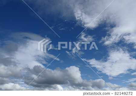 Blue sky and clouds that appeared during the summer rain Blue sky and clouds that appeared during the summer rain 82149272