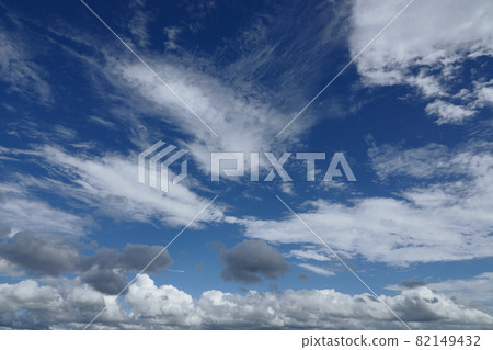 Blue sky and clouds that appeared during the summer rain Blue sky and clouds that appeared during the summer rain 82149432