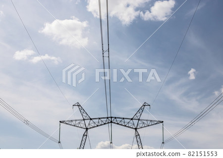 Overhead power line, power transmission line, support of high-voltage overhead power line 82151553