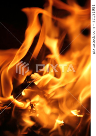 Material (flame that sways the bonfire) 82151981