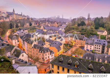 Skyline of old town Luxembourg City from top view 82153347